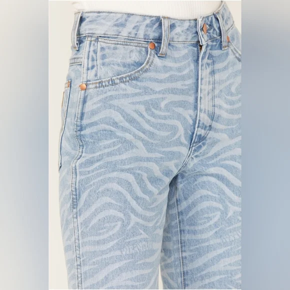 NWT Wrangler MEOW fun print Wanderer Jeans, size 26 - Picture 3 of 10